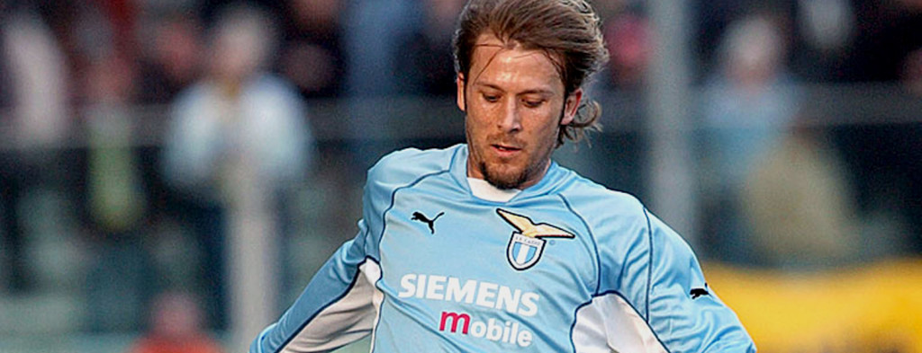 Gaizka Mendieta vistiendo los colores del SS Lazio de la liga italiana. Foto Lazio.com