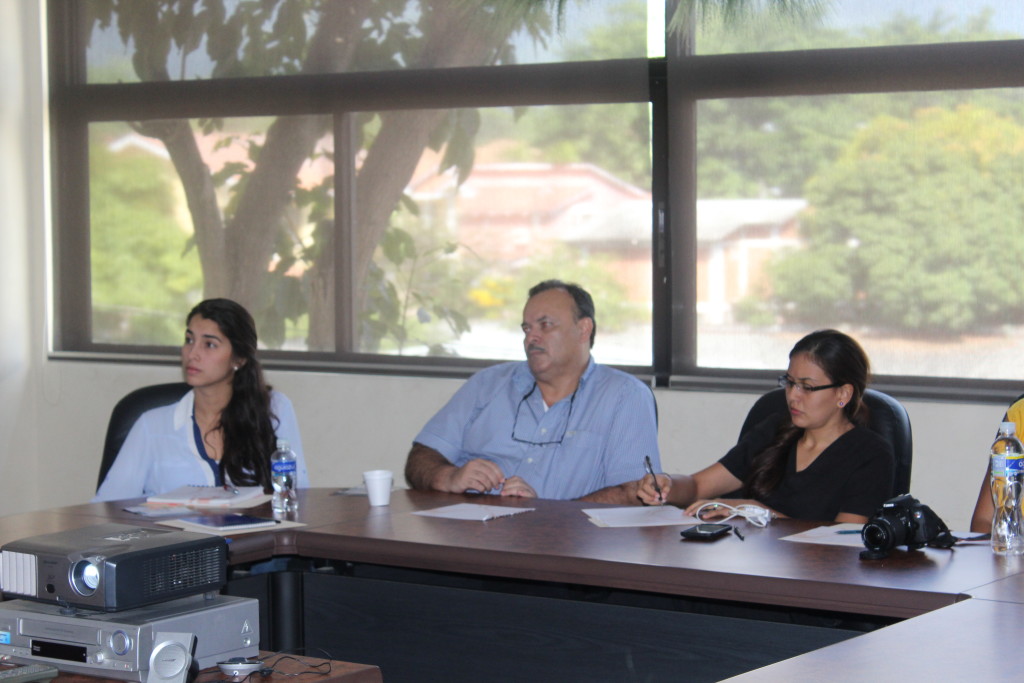 Médicos de Cemesa recibieron las charlas de los especialistas ticos que los capacitaron. Foto HSI/R. Germer
