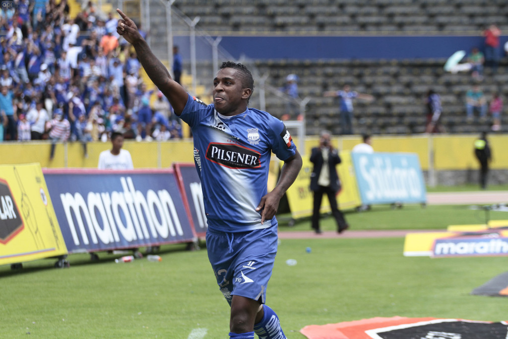 Miller Bolaños de Emelec del Ecuador quedó en el once ideal de América. Foto API/J. Cevallos