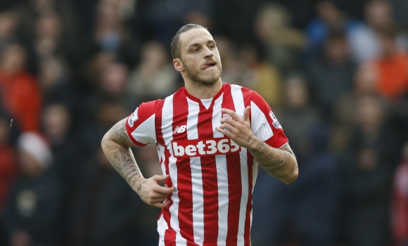 Arnautovic del Stoke City celebra el triunfo sobre el Manchester United. Foto Reuters