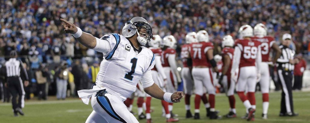 Cam Newton dio un concierto frente a los Cardinals. Foto NFL