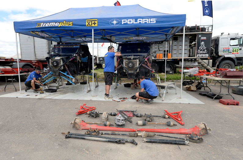 Escenas como esta, abundaron hoy en el break del rally. Foto Dakar