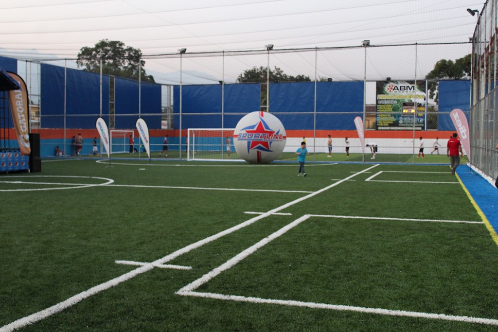 Las canchas, con medidas FIFA, son perfectas para la practica del Futsala. Foto HSI