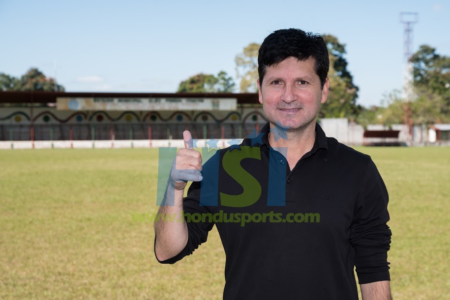 Alex Pineda Chacón, jovial y carismático, habló casi dos horas con HonduSports. Foto HSI/Jordan Perdomo