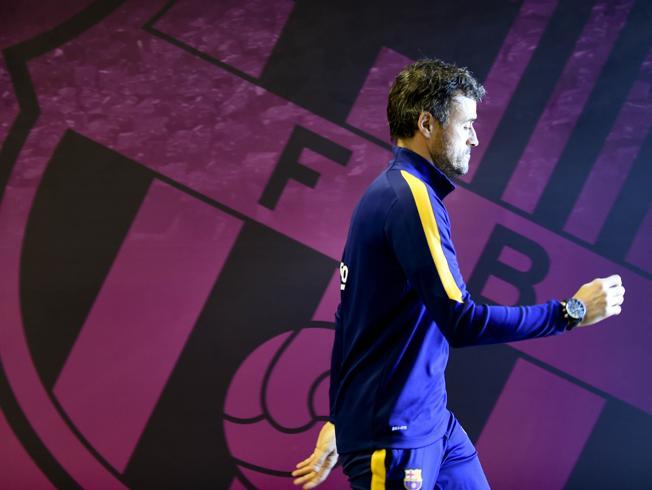 Luis Enrique al momento de salir de la conferencia de prensa. Foto FCB