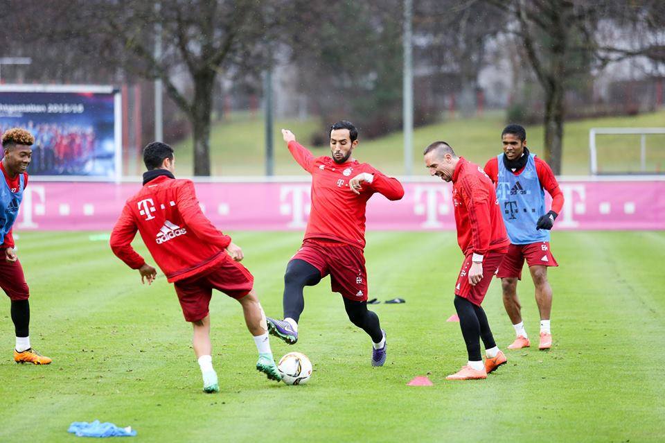 Entrenamiento del Bayern. Hasta aquí todo bien. Luego se lesiona Badstuber. Foto FCB