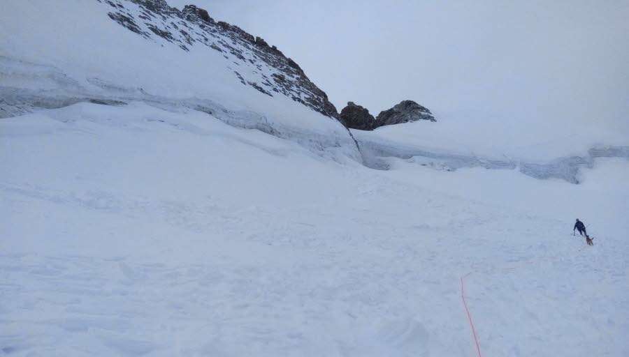 Esquiadores fueron alcanzados por una avalancha en los Alpes austríacos. Foto EFE/M. Gruber