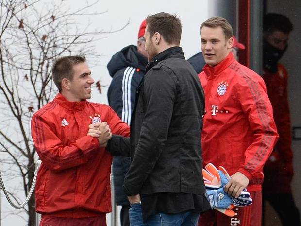 Andreas Wolff junto a lahm y Neuer hoy en la sede del Bayern. Foto FCB