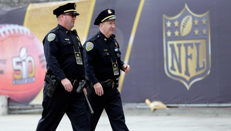 La seguridad está mas que garantizada en el Super Bowl 50. Foto AP