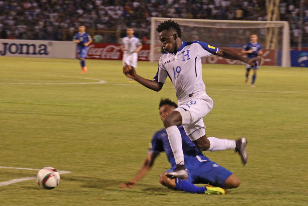 Alberth Elis fue una pesadilla para la zaga salvadoreña. Foto HSI/Enrique Ordoñez
