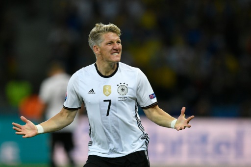 Bastian Schweinsteiger celebra tras anotar el 2° gol