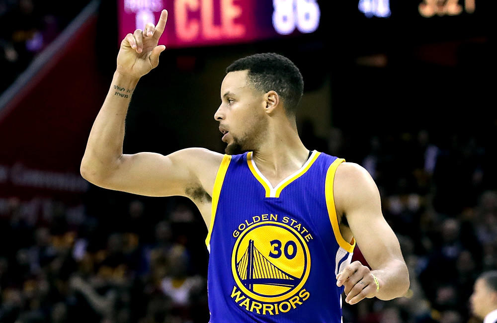 Stephen Curry anotó 38 puntos en el triunfo de Golden State como visitantes. Foto Getty