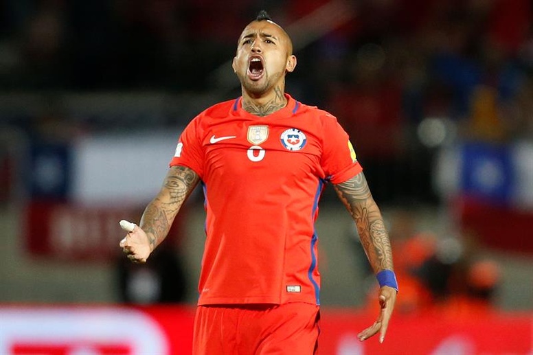 Arturo Vidal celebra su gol frente a Perú durante un juego entre Chile y Perú. Foto EFE