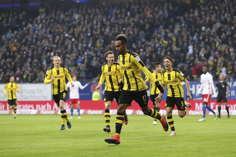 aubameyang-celebra-uno-de-los-goles-de-su-poker-al-hamburgo-efe