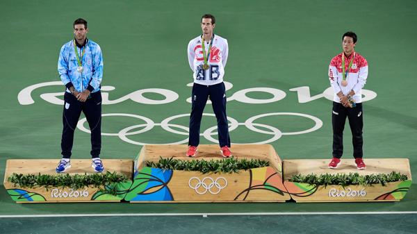 Murray se subió a lo más alto del podio olímpico. Foto AFP