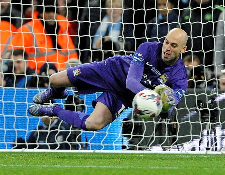WIlly Caballero le detuvo el penalti a Falcao. Foto EFE