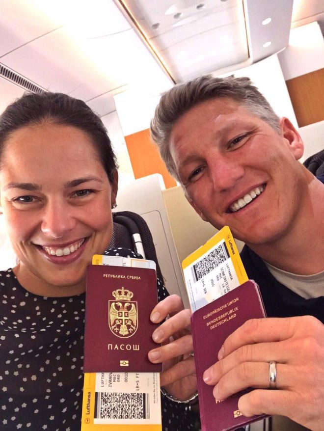 Bastian Schweinsteiger y su esposa Ana Ivanovic. Foto CFFC