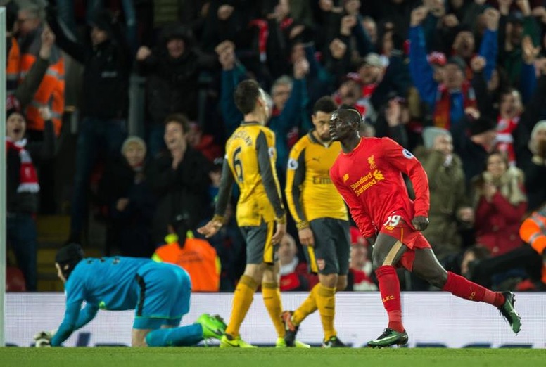 Dura derrota para el Arsenal de Wenger. Foto EFE