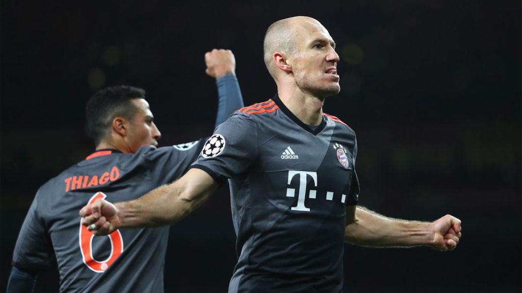 Robben y Thiago celebran la victoria sobre el Arsenal en Londres. Foto FCB