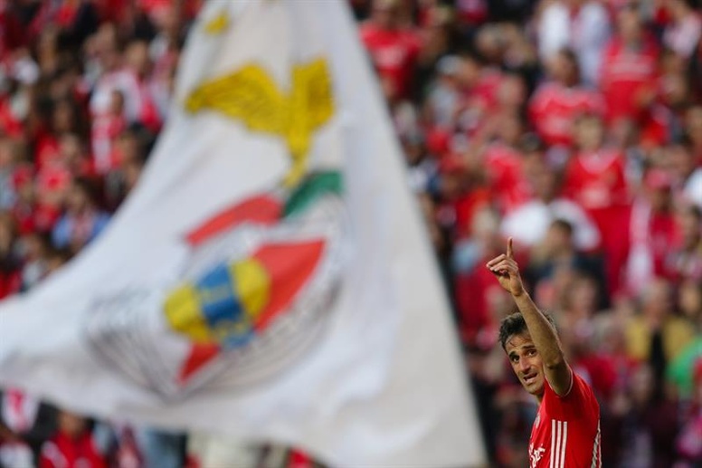 El Benfica ve mas cerca un nuevo título al vencer al Estoril. Porto no le pierde de vista