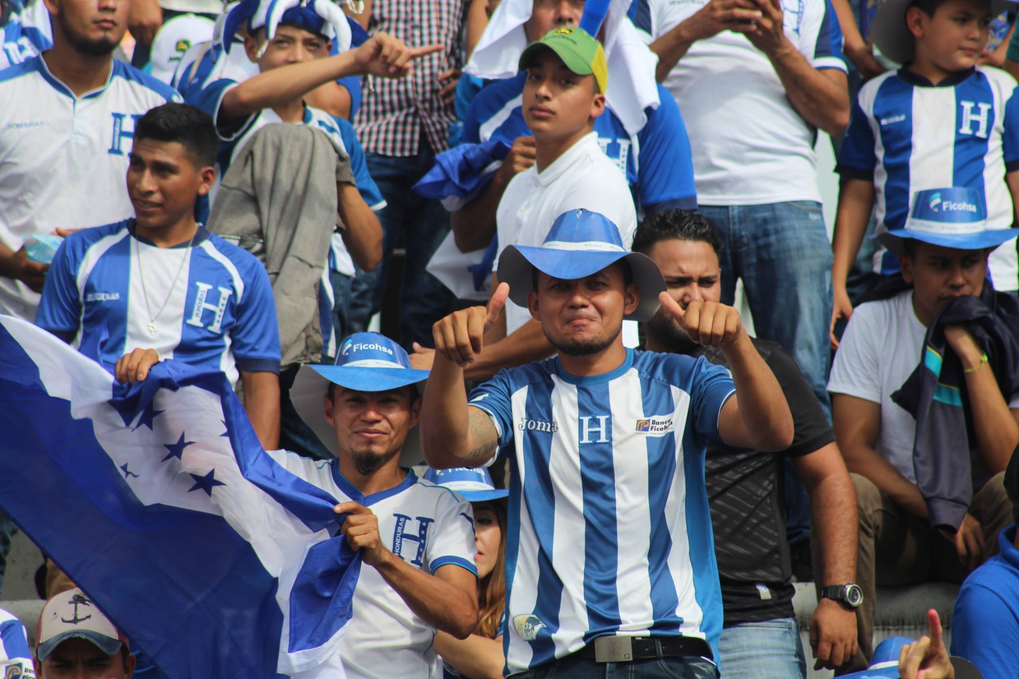 La canción que mueve a la afición catracha,