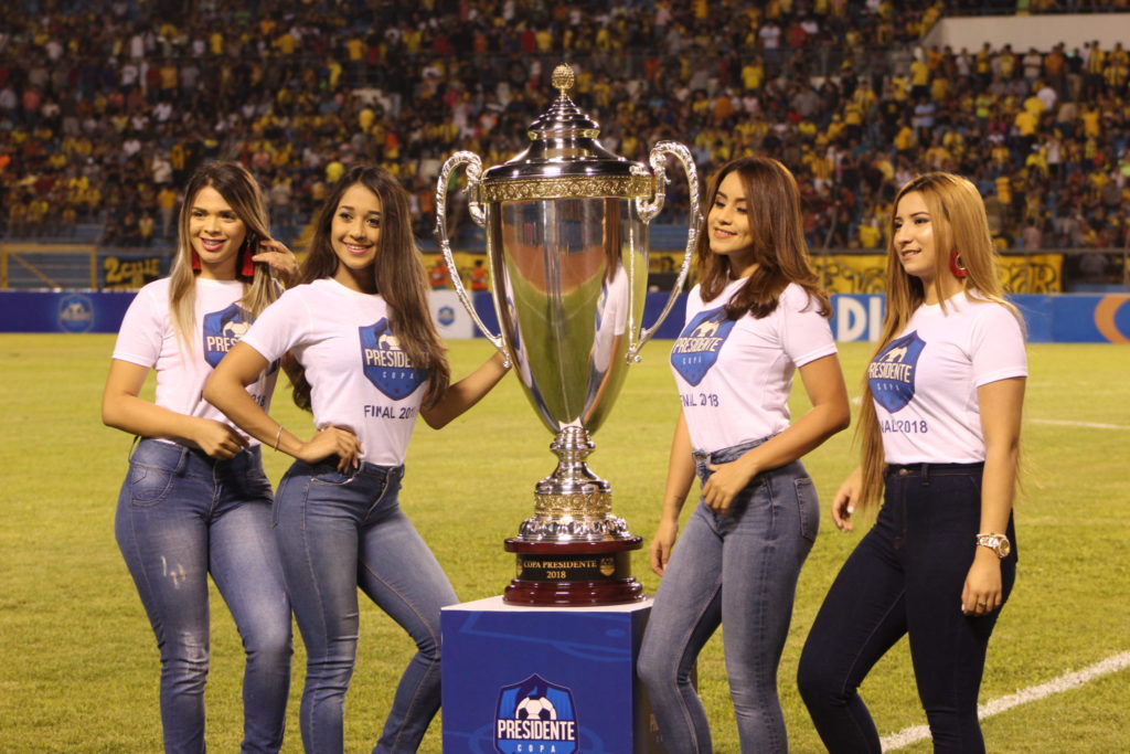La presentación de la Copa Presidente en el Olímpico. Foto HSI/Karla López La presentación de la Copa Presidente en el Olímpico. Foto HSI/Karla López