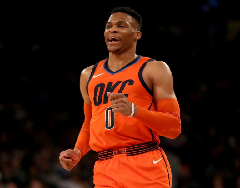 Russell Westbrook celebra una canasta lograda en el partido de la NBA