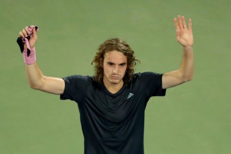 Stefanos Tsitsipas celebra su victoria sobre Gael Monfils