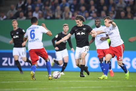 Muy disputado el juego entre el RB Leipzig y el HSV que se decantó por los sajones. Foto RBL