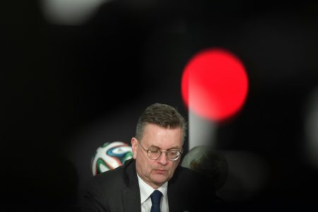 Reinhard Grindel, dimite como presidente de la Federación Alemana de Fútbol