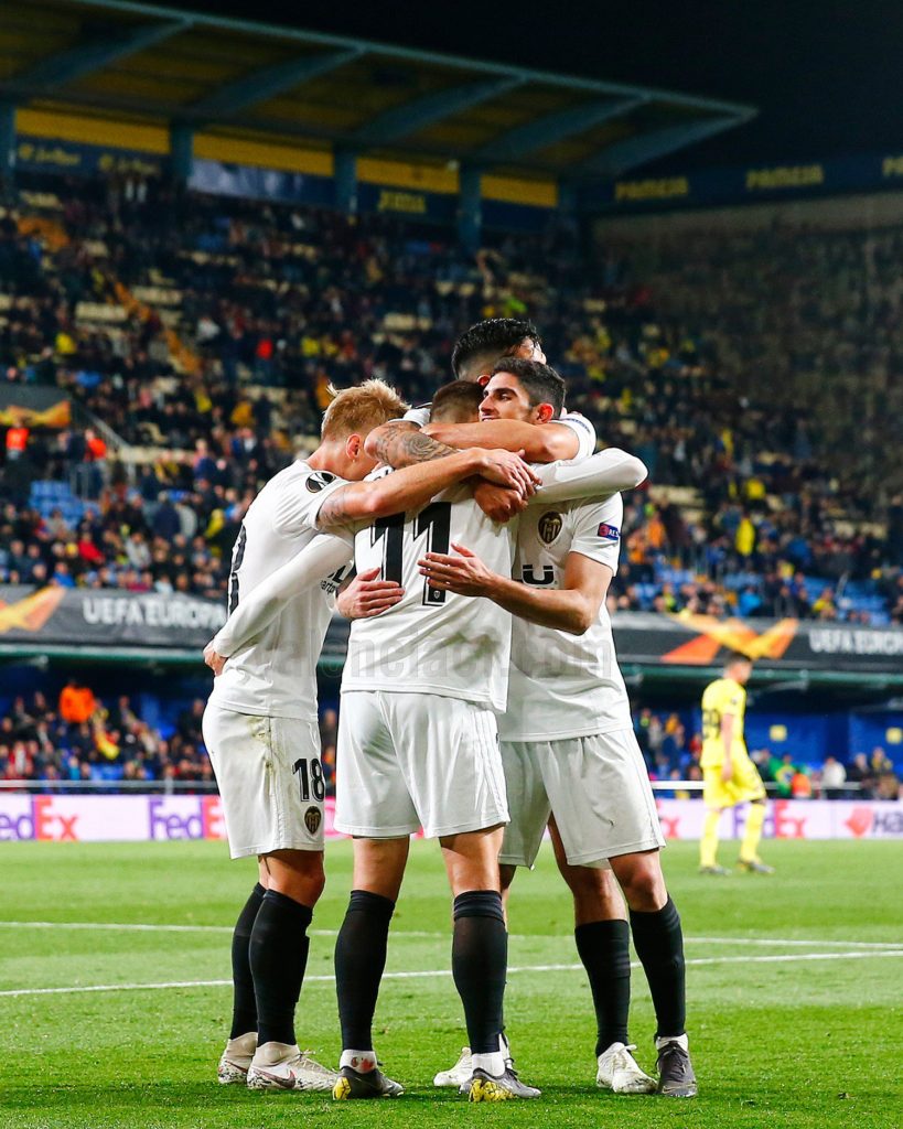 Celebración del Valencia CF luego de vencer al Villarreal. Foto VCF