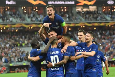 Los futbolistas del Chelsea celebran un gol sobre el Arsenal en la final de la Europa League. Foto AFP