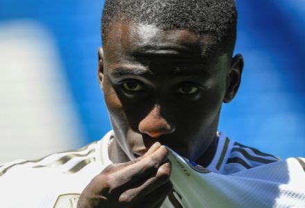 Ferland Mendy en su presentación: