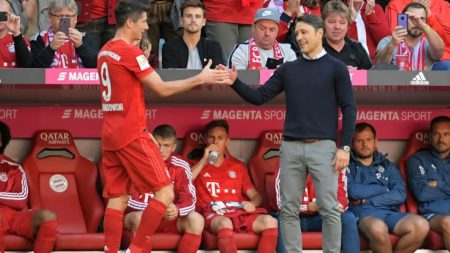Niko Kovac fue despedido tras una deplorable goleada donde le endosaron cinco goles. Foto AFP