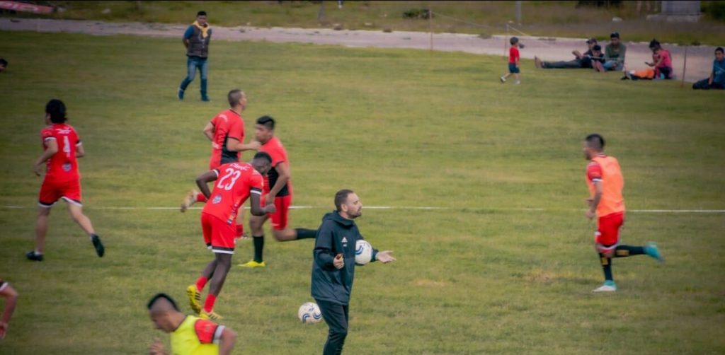 Adrián García Padilla le ha aportado sus conocimientos al Club Quiché en la segunda de Guatemala. Foto Quiche FC