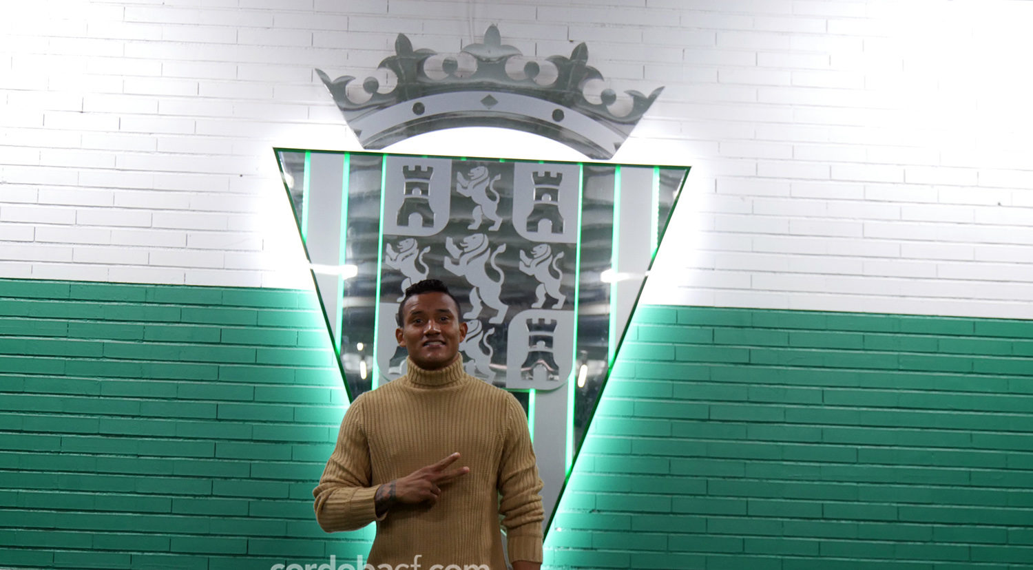 Luis Garrido fue presentado como nuevo jugador del Córdoba CF