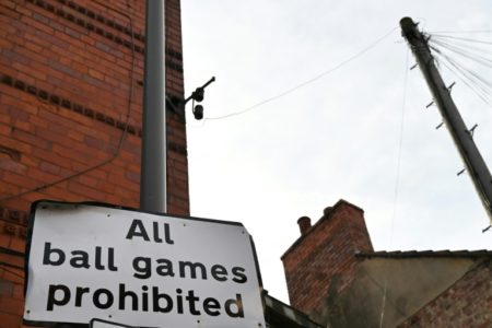 Futbolistas de Premier League se oponen a recortes de salarios