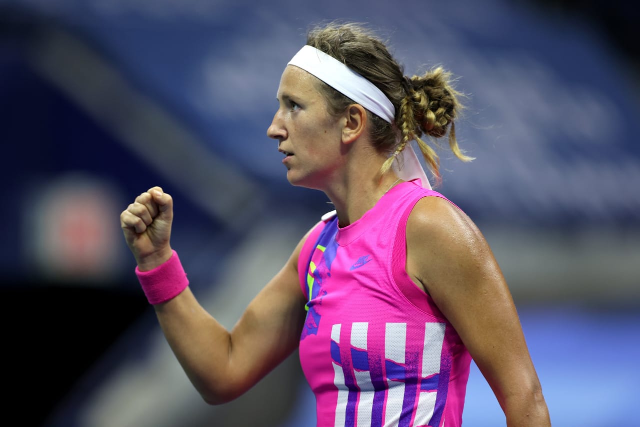 Azarenka con puño cerrado a la final.