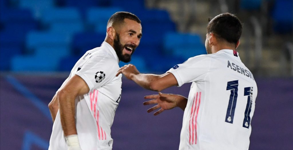 Benzema celebra el 1-0 con Asensio. Foto Real Madrid