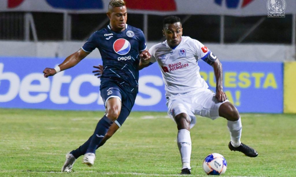 ¡El 'León' líder! Olimpia asegura el primer lugar con empate ante Motagua