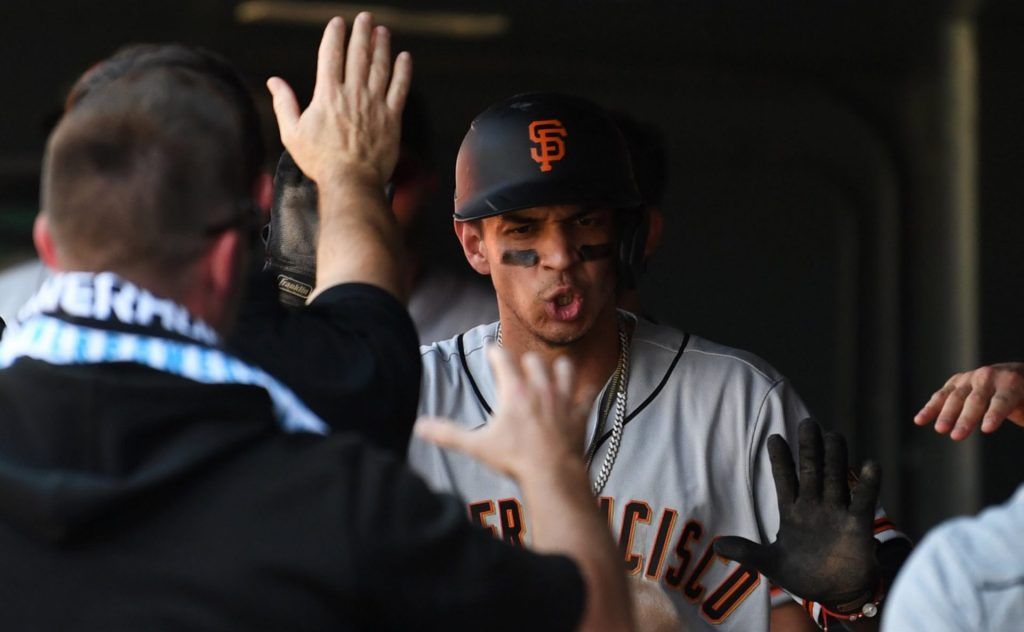 Mauricio Dubón regala batazos en nuevo triunfo de los Giants