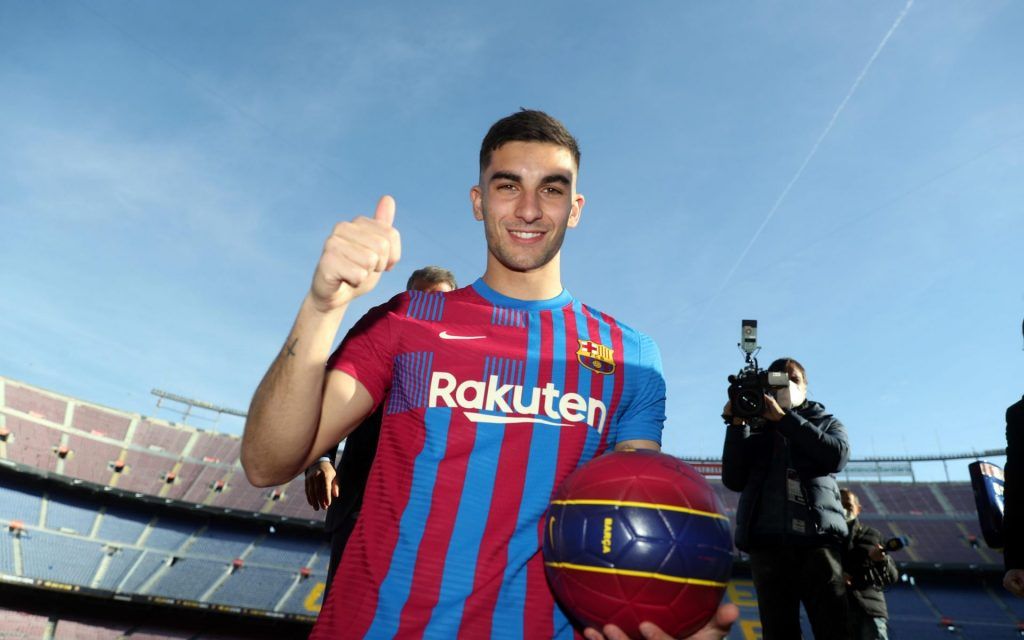 Barcelona inscribe a Ferran Torres tras nuevo contrato de Umtiti