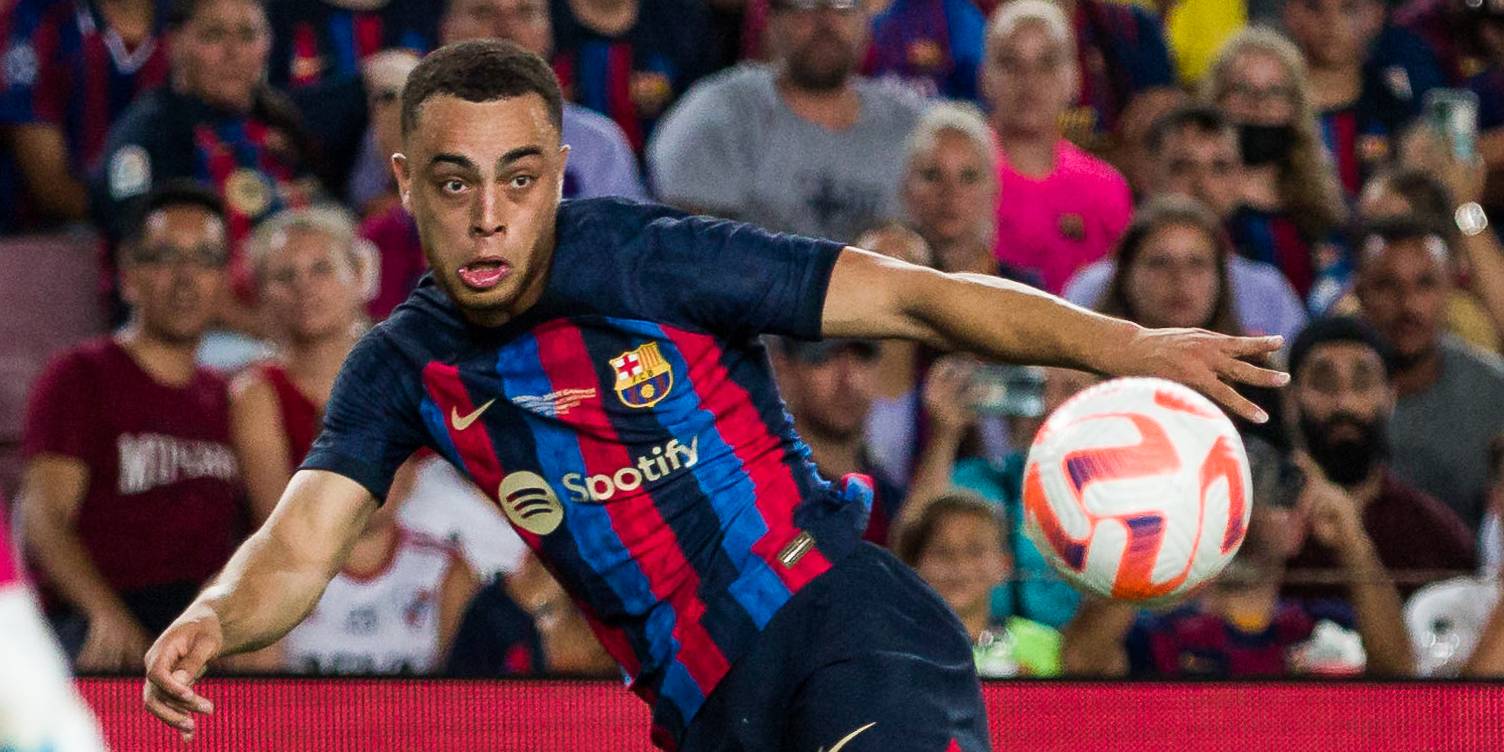 Sergiño Dest deja el Barcelona y es inscrito en la Serie A