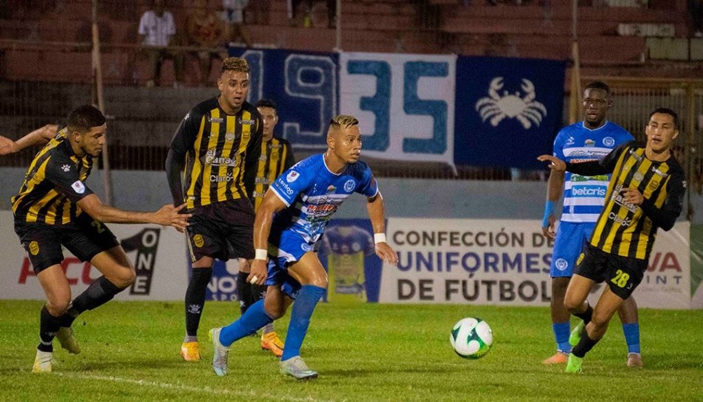 Real España y Victoria definen hoy el primer clasificado de repechaje a semifinales