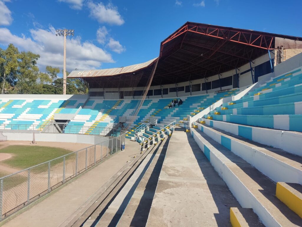 El estadio Chochi Sosa luce esplendoroso y listo