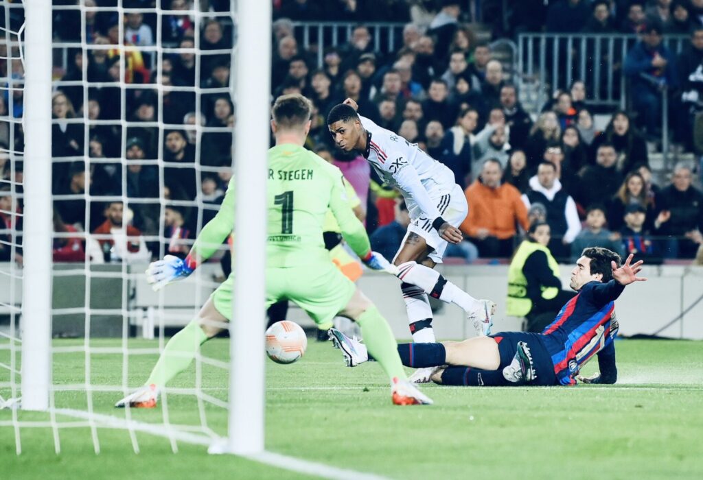 Barcelona y Manchester United empatan en vibrante partido por la Europa League