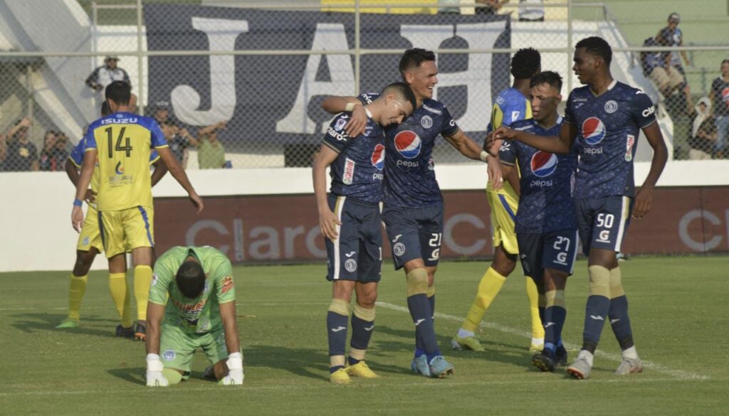 Vídeo: Motagua vence sin problemas al Victoria y ahora piensa en Pachuca. Foto Diario MAS.