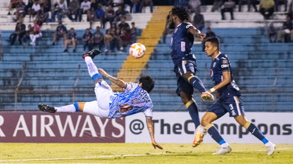 FC Motagua empata sin goles con Pachuca en la Concachampions