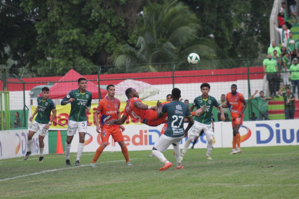 Marathón deja ir el triunfo frente a