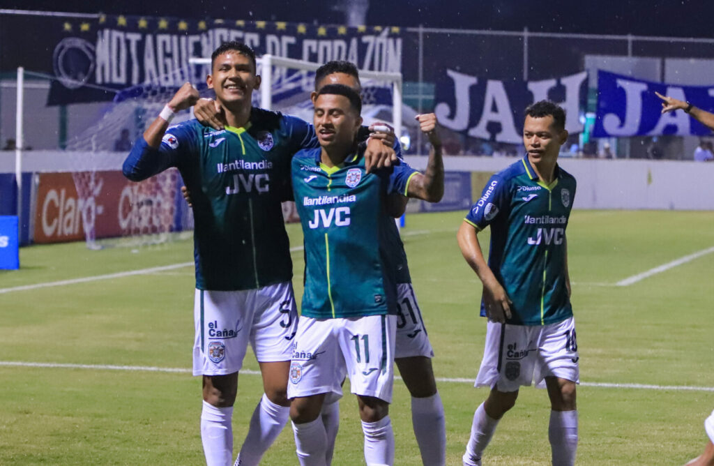 Marathón pega primero y da un paso sólido hacia semifinales